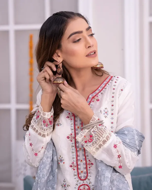 Hand Embroidered 3Pcs Silk Suit With Chunri - Image 2