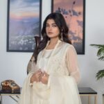 Off White Polka-Dot Hand Embroidery 4 Pcs Coat Suit